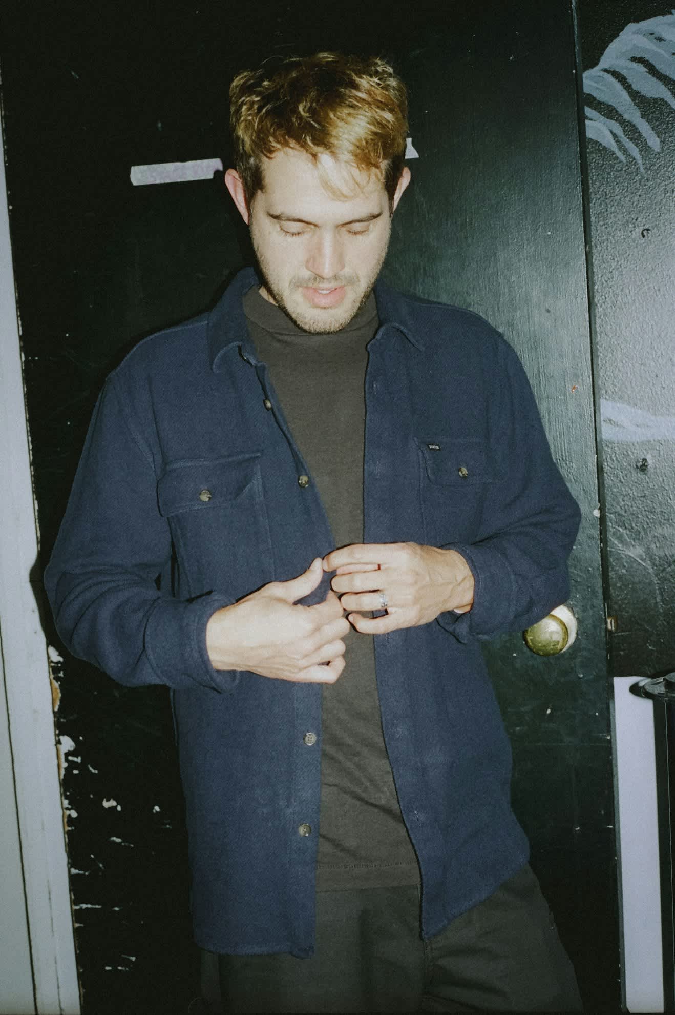 Men's Bowery Textured Loop Twill L/S Overshirt in the color Washed Navy - Additional Fit image