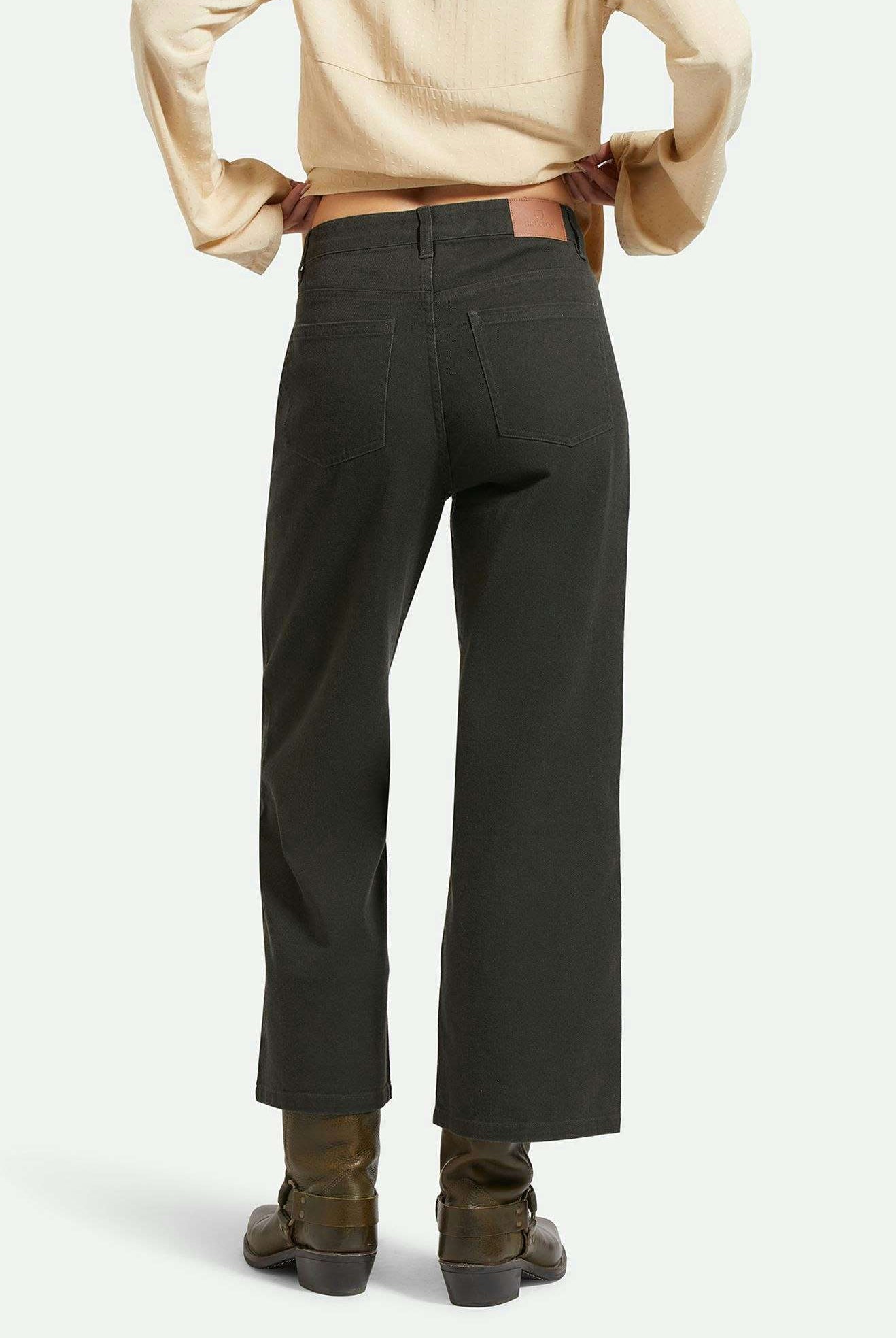 Women's Back Fit Image | Margo Cropped 5-Pocket Pant - Washed Black