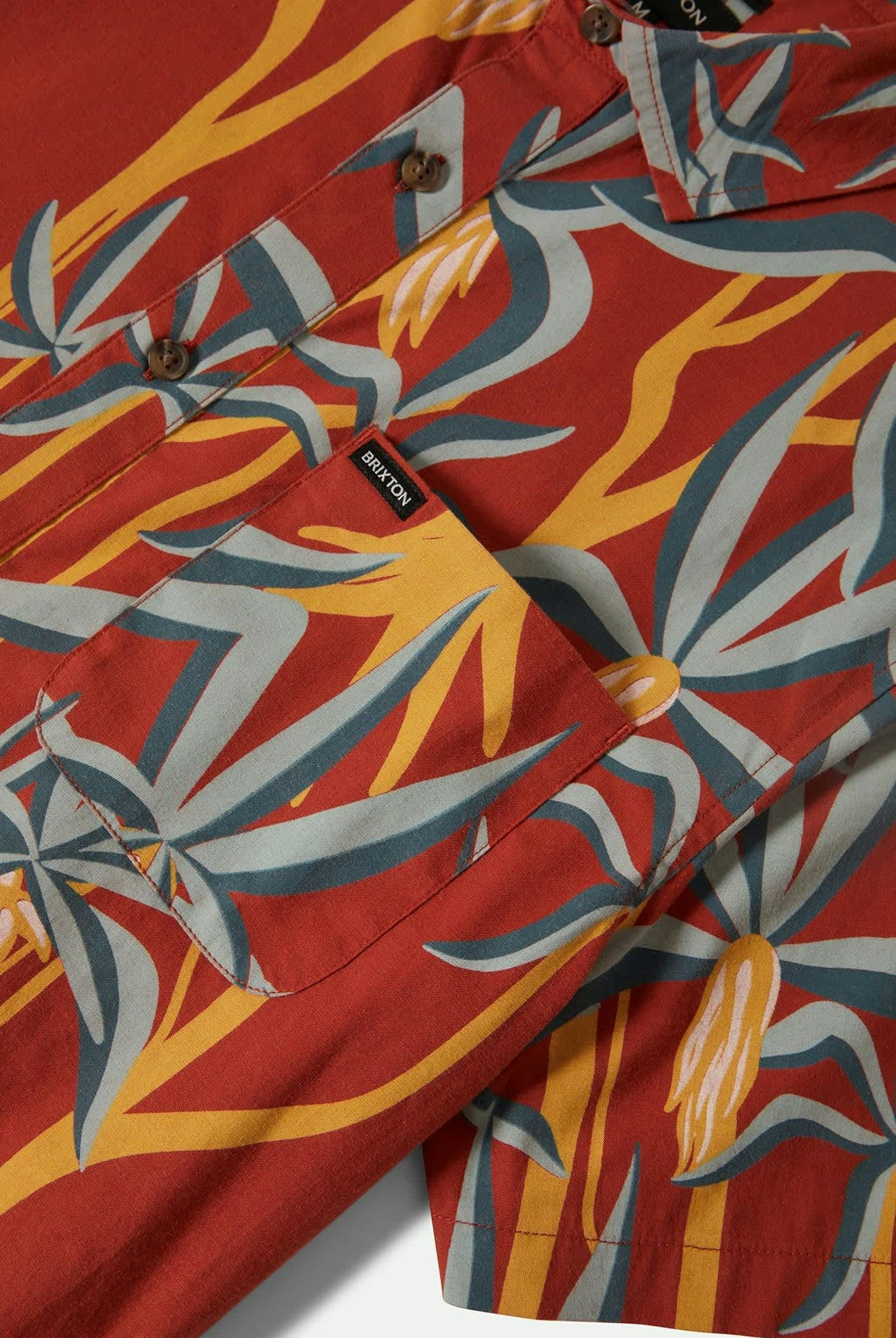 Men's Charter Print S/S Shirt in the color Dark Red Scenic Trip - Additional Laydown image