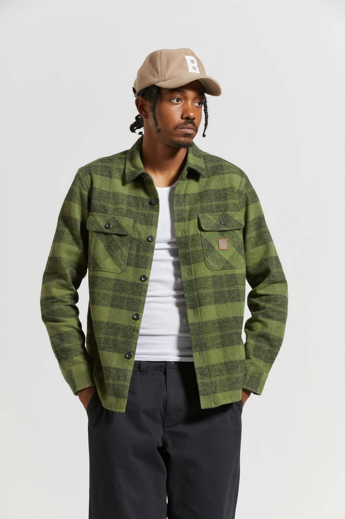 Men's Bowery Heavyweight L/S Flannel in the color Cypress Green/Black - Men's Front View