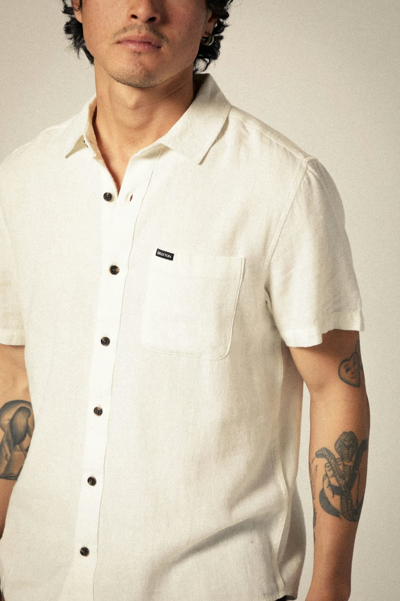 Men's Charter Organic Cotton Linen Blend S/S Shirt in the color Egret White - Additional Fit image
