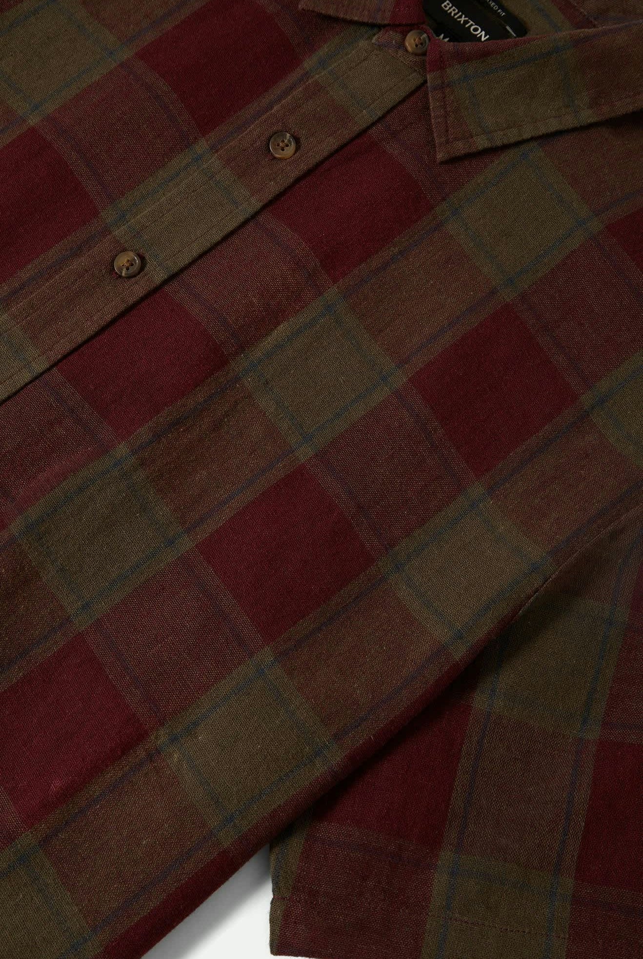 Men's Cru Linen Blend S/S Shirt in the color Olive Surplus/Port - Additional Laydown image