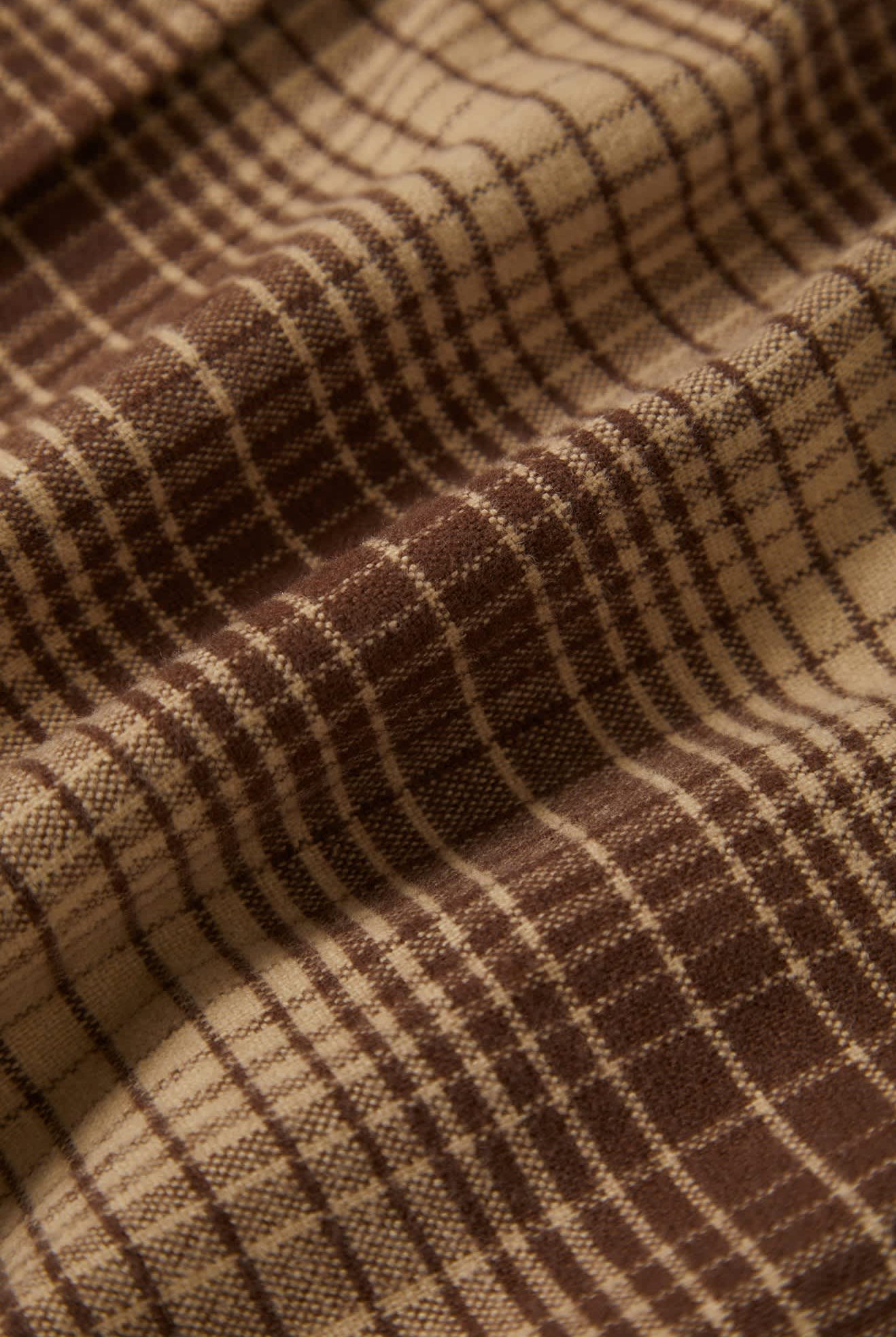 Men's Builders Bowery Stretch Water Resistant L/S Flannel in the color Pine Needle/Sunbaked - Additional Laydown image