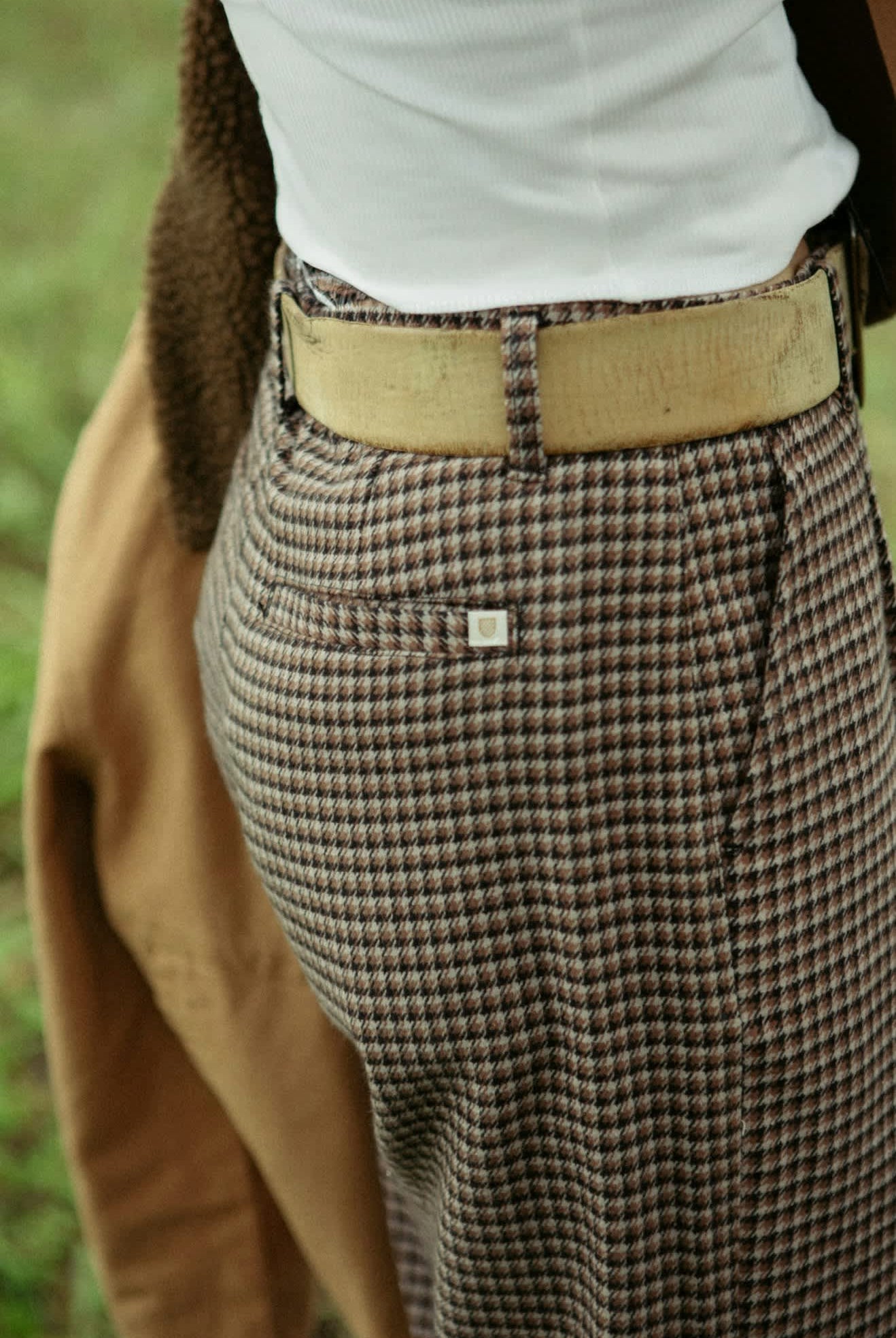 Women's Ludlow Trouser Pant in the color Pinecone Brown Houndstooth - Additional Fit image