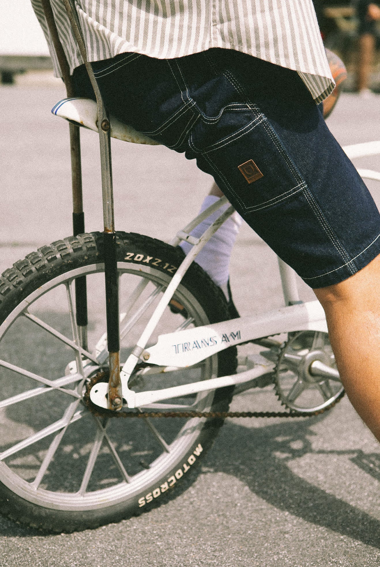 Men's Builders Carpenter Baggy Short in the color Rinse Denim - Men's Lifestyle image