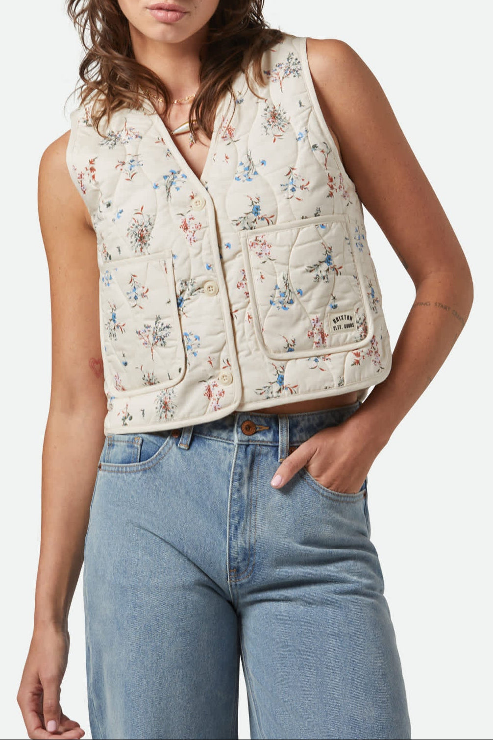 Women's Field Floral Quilted Vest in the color Whitecap/Hazelnut/Ditsy Floral - Women's Front View