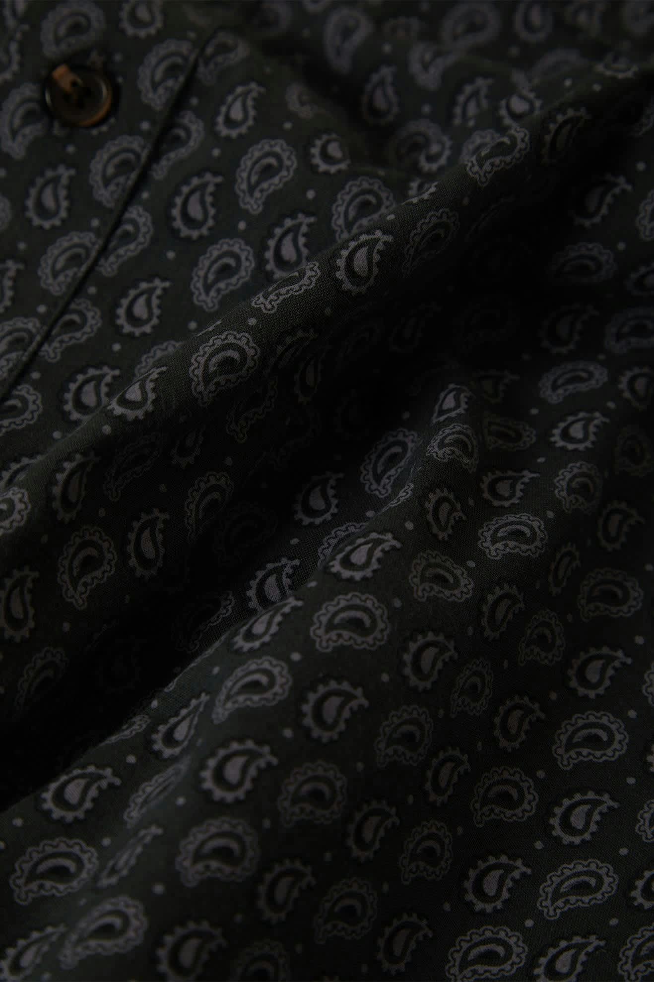 Men's Charter Print S/S Shirt in the color Washed Black/Paisley - Additional Laydown image