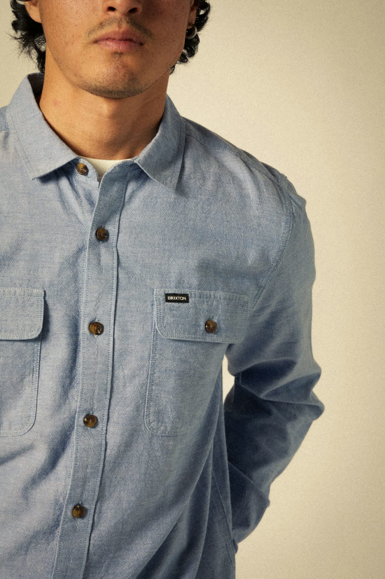 Men's The Daily Cotton L/S Shirt in the color Medium Wash Chambrey - Additional Fit image