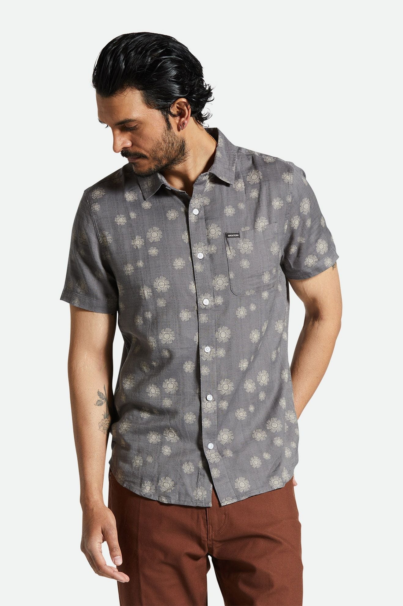 Men's Fit, Front View | Charter Slub S/S Woven Shirt - Charcoal Sol