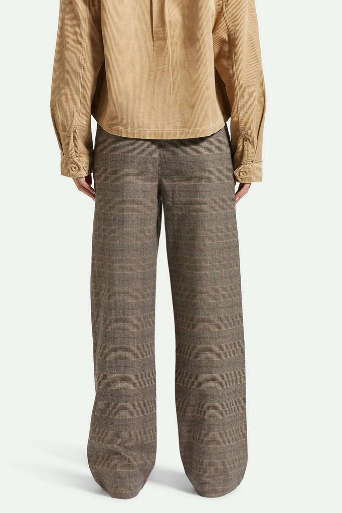 Back Fit Image | Ludlow Trouser Pant - Brown/Cream Houndstooth