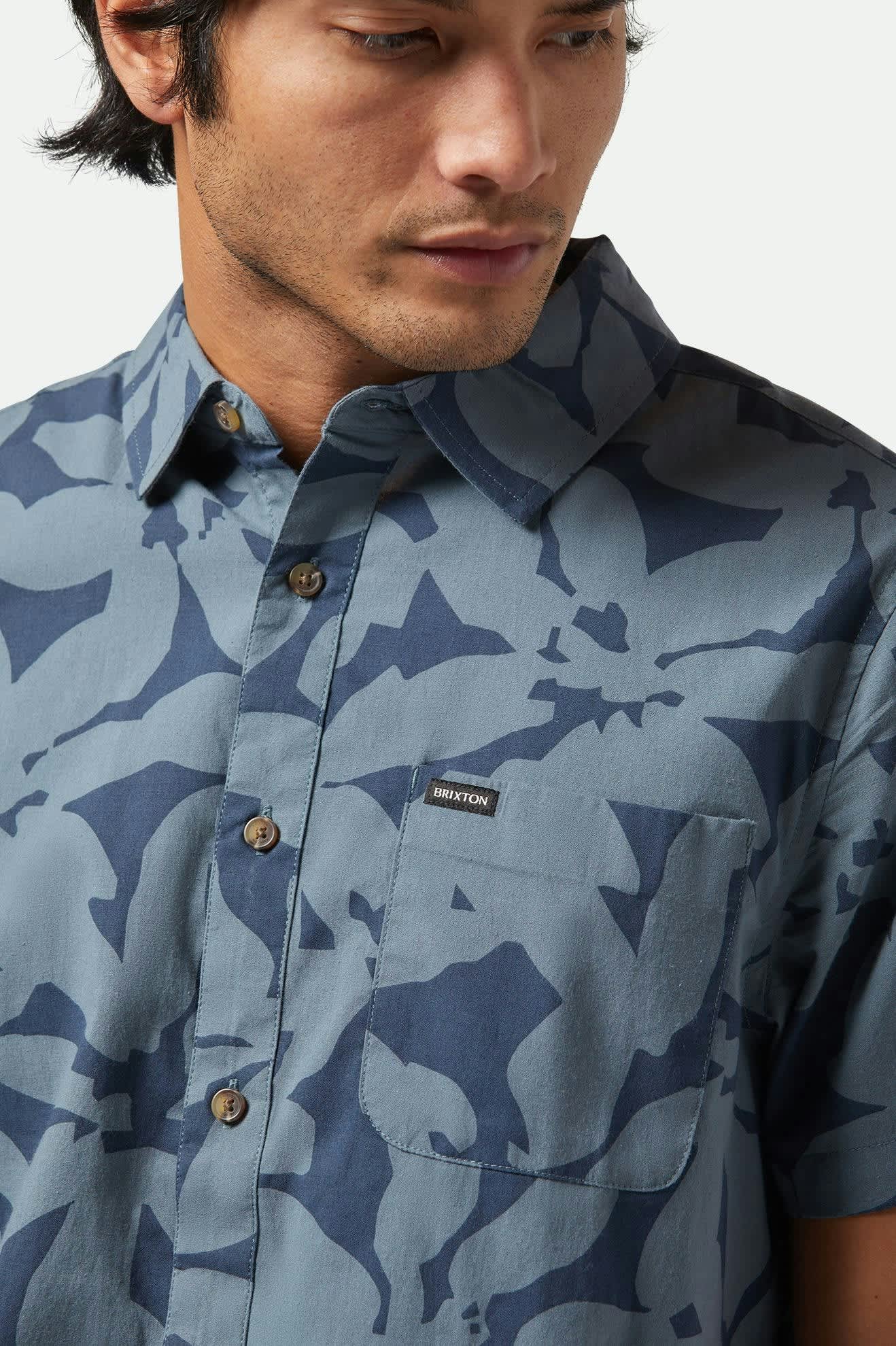 Men's Charter Print S/S Shirt in the color Washed Navy/Azure Blue Floral - Additional Fit image
