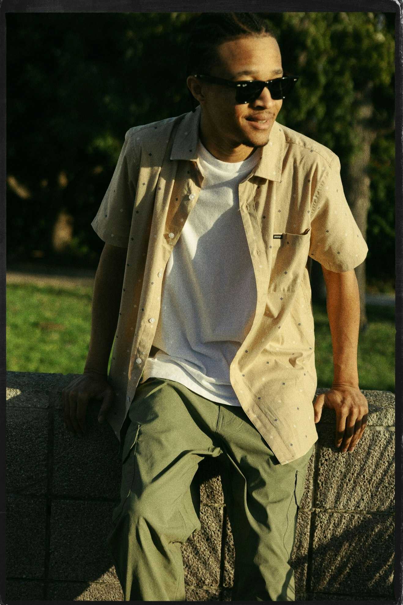 Men's Fit, Extra Shot | Charter Print S/S Woven Shirt - Sand Pyramid