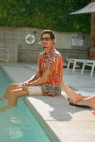 Men's Charter Print S/S Shirt in the color Dark Red Scenic Trip - Men's Lifestyle image
