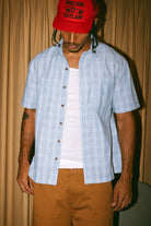 Men's CRU Oxford Plaid Relaxed S/S Shirt in the color Light Blue/White Plaid - Men's Lifestyle image