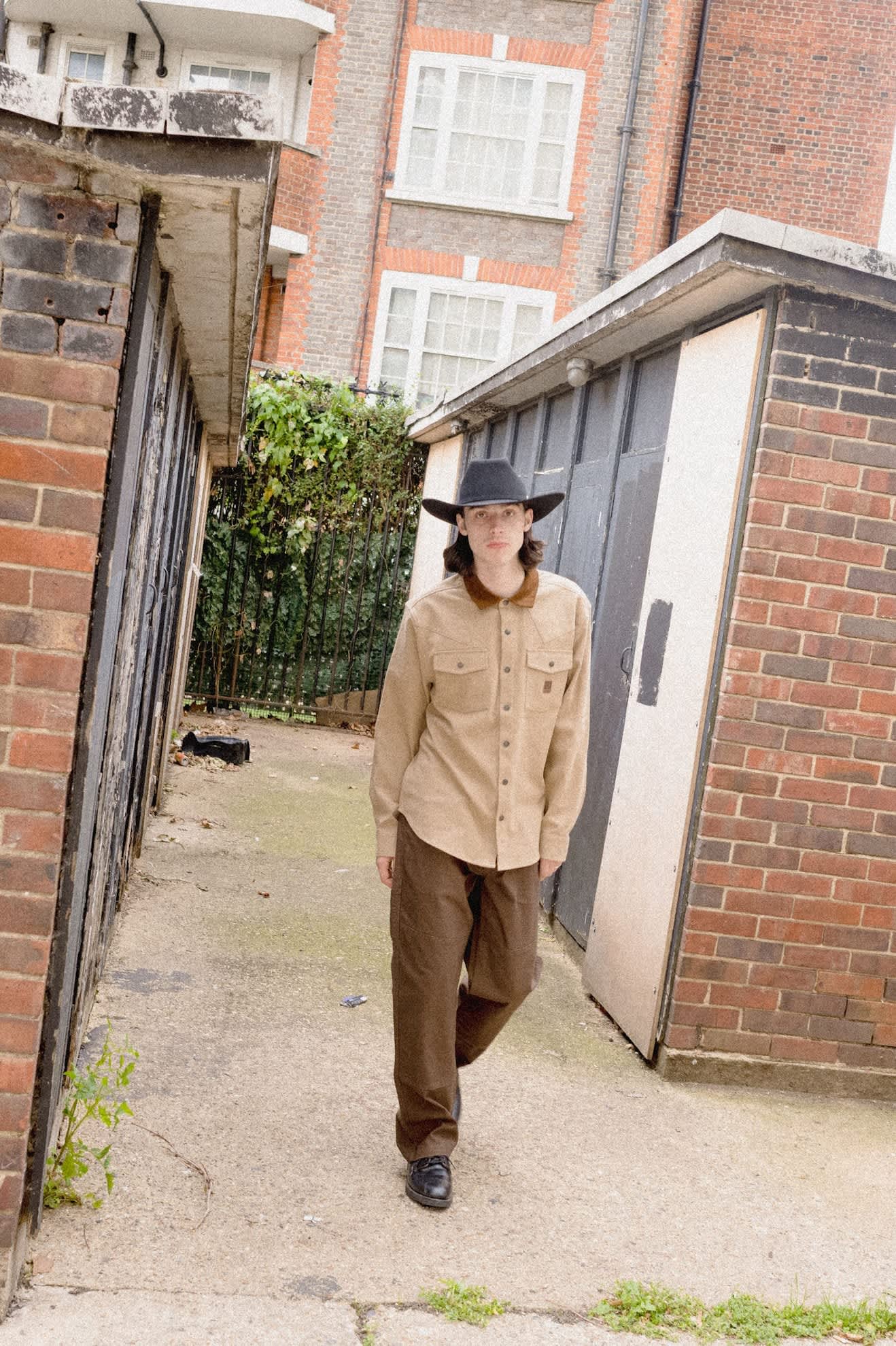Men's Builders Carpenter Pant in the color Walnut Brown - Men's Lifestyle 4.0