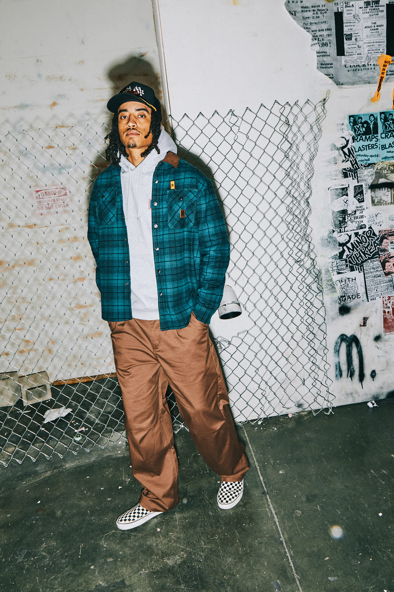 Men's Builders Bowery Performance Flannel in the color Night Sage/Black - Men's Lifestyle image