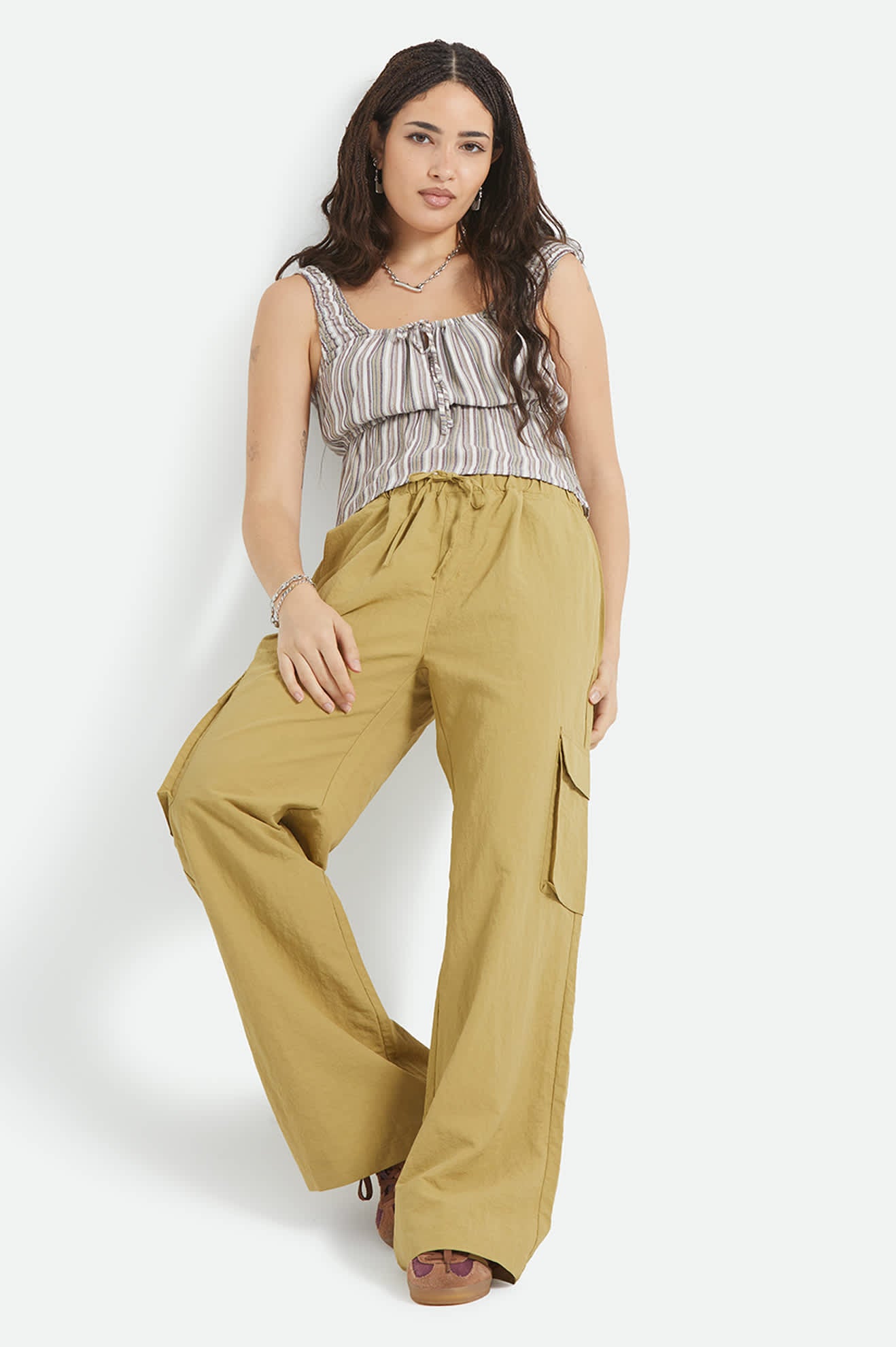 Women's The Jett Lightweight Cargo Wide Leg Pant in the color Olive Stone - Additional Fit image