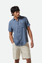 Men's Charter Organic Cotton Linen Blend S/S Shirt in the color Azure Blue - Men's Side View