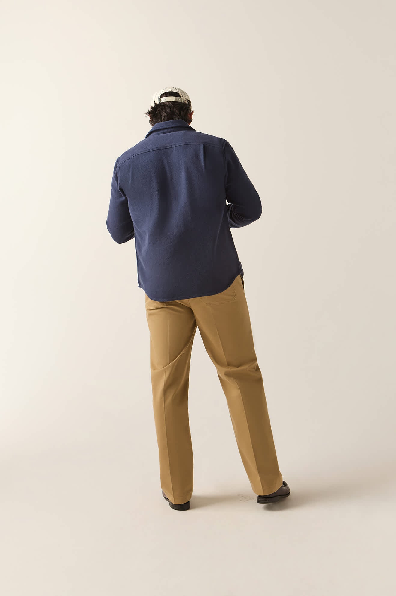 Men's Bowery Heavyweight Flannel in the color Washed Navy - Additional Fit image