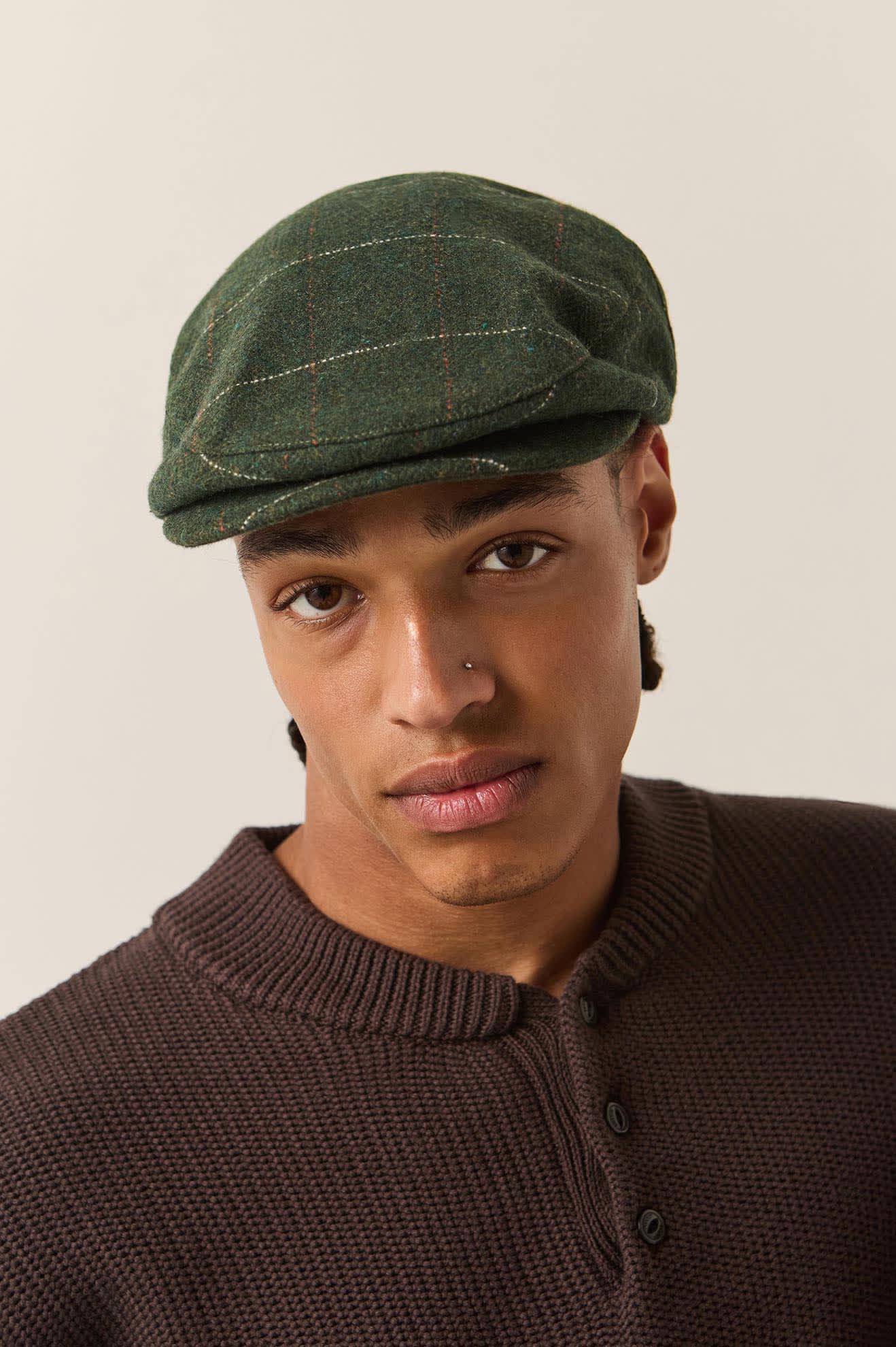 Unisex Hooligan Flat Cap in the color Moss/Orange - Men's Front View