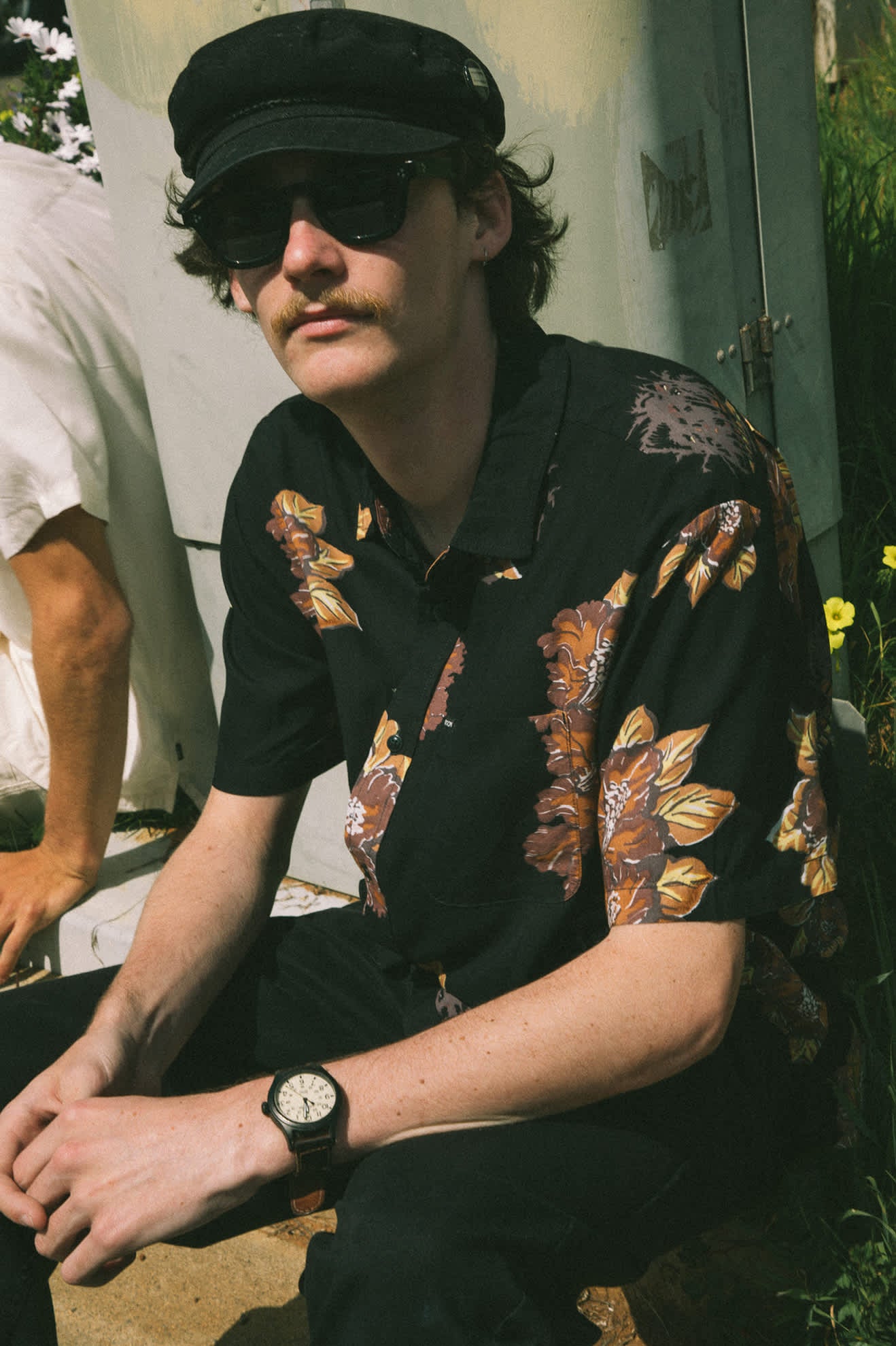 Men's CRU Print Relaxed S/S Shirt in the color Washed Black/Charcoal Floral - Men's Lifestyle image