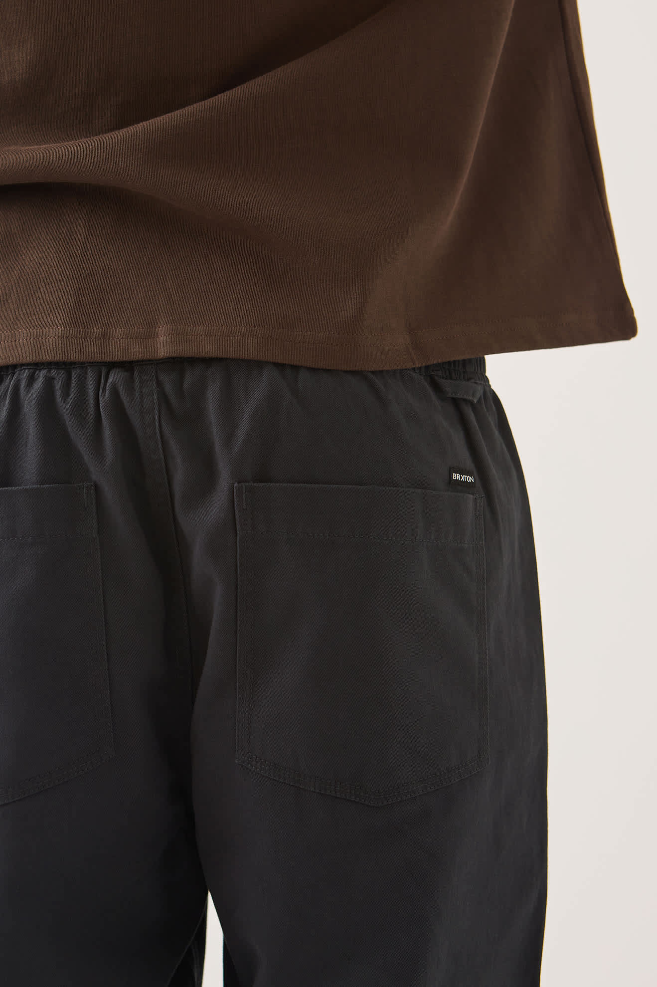 Men's Everyday E-Waist Pant in the color Black - Additional Fit image