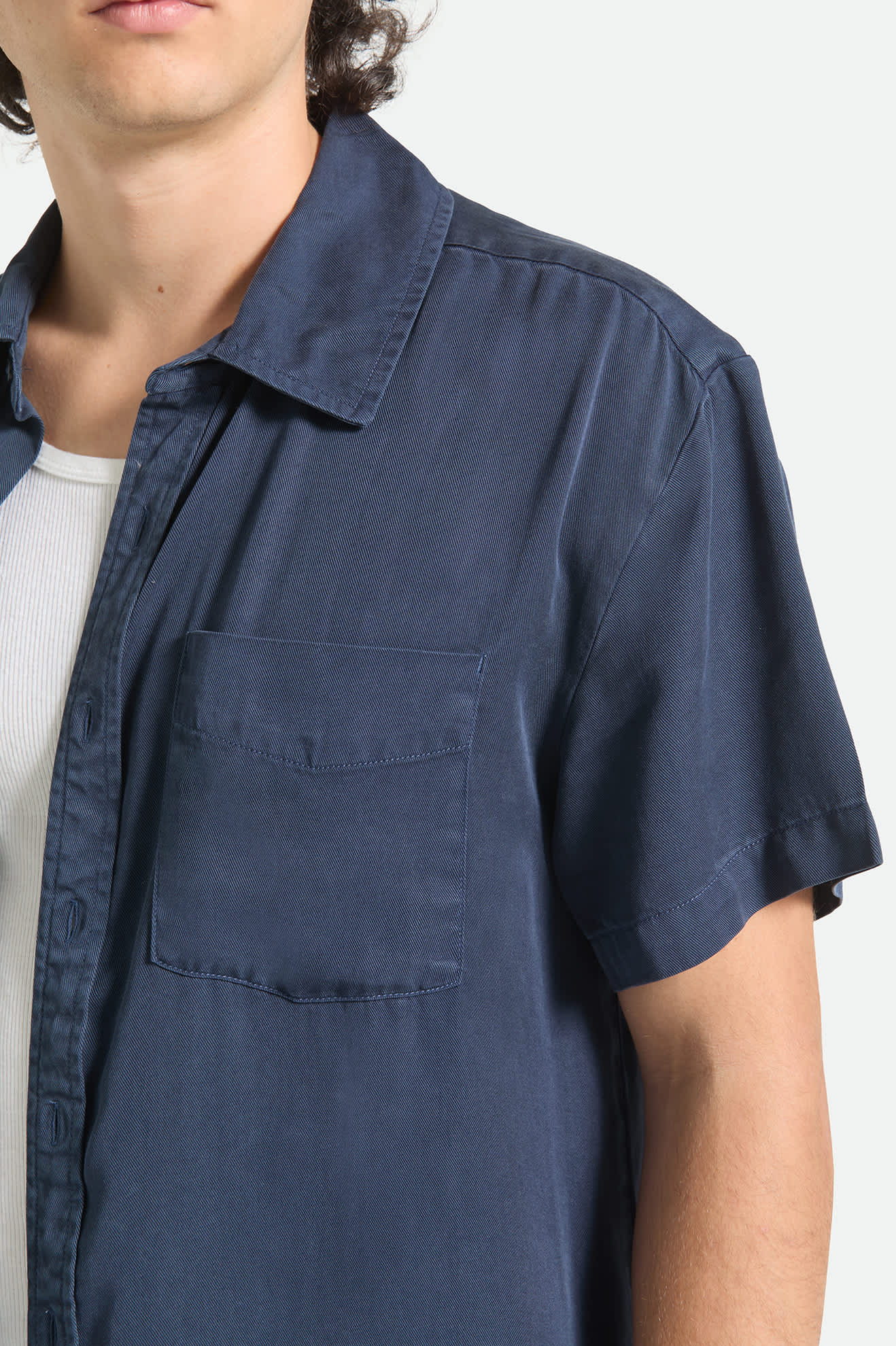 Men's Cooling Comfort Short Sleeve Shirt in the color Midnight Navy - Additional Fit image