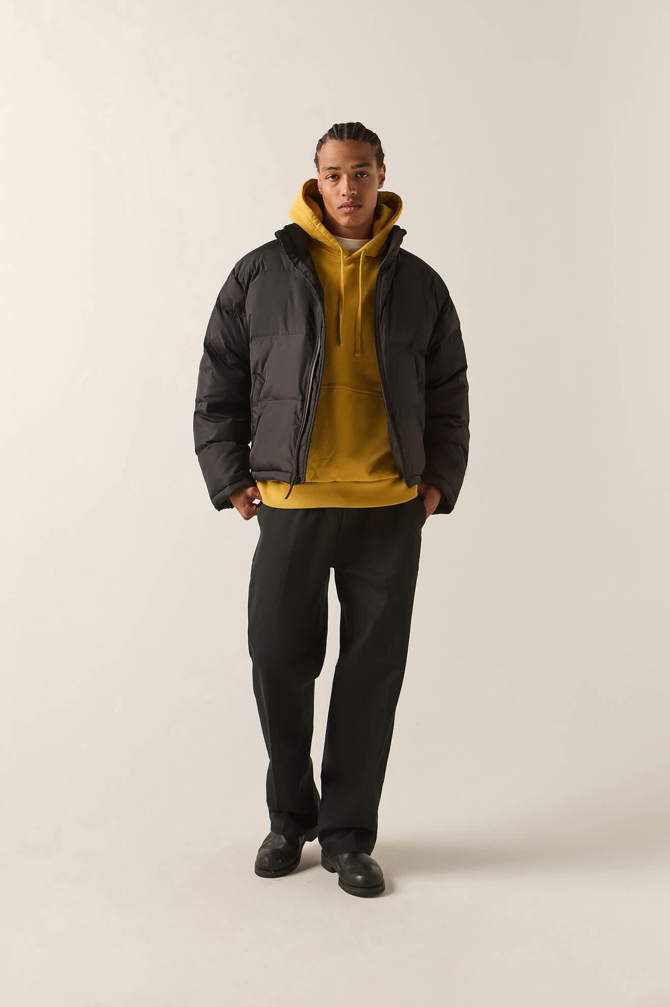 Men's Journey Puffer Jacket in the color Black - Additional Fit image