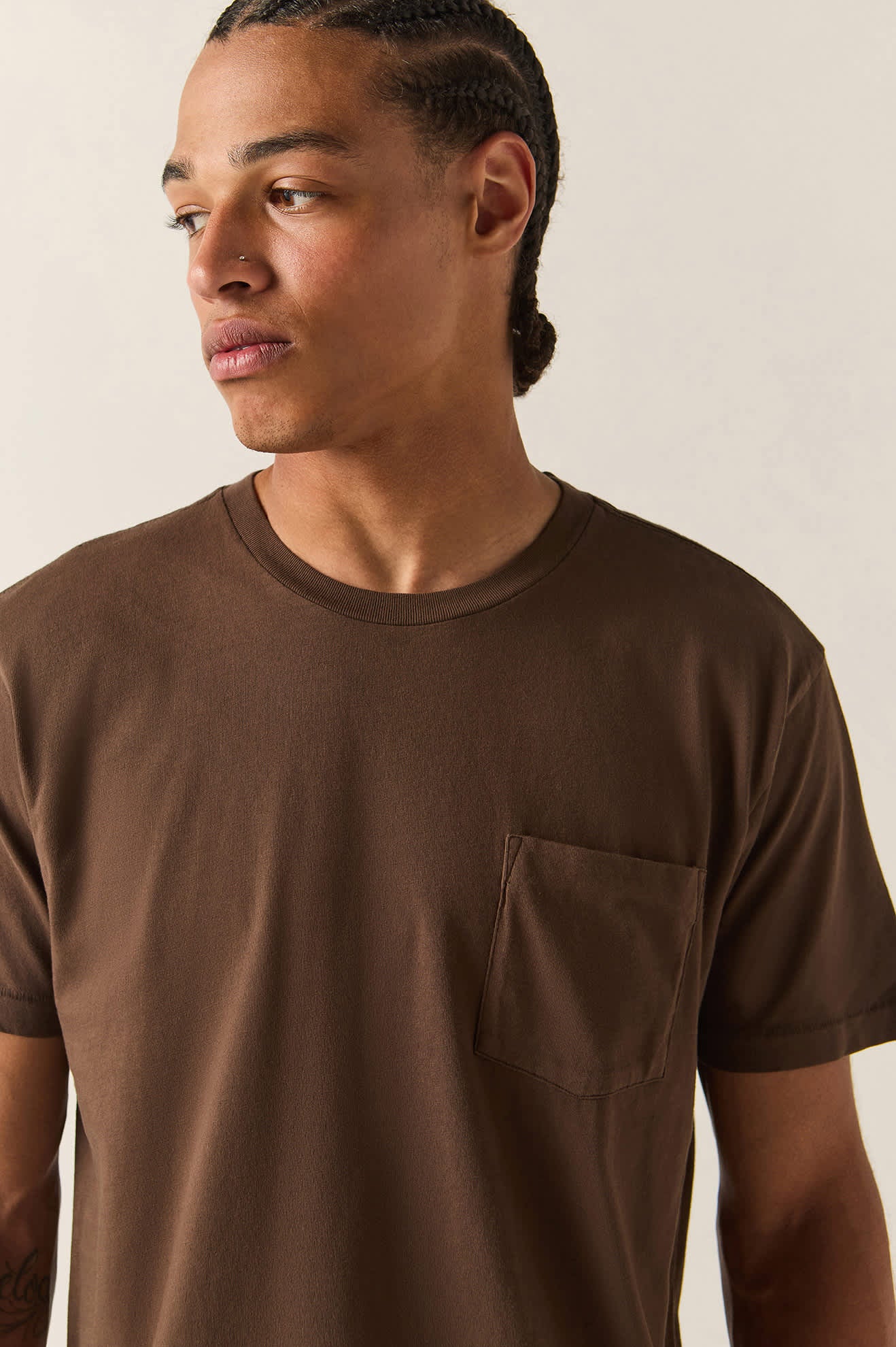 Men's Brixton Baseline Pocket T-Shirt in the color Walnut Brown Vintage Wash - Additional Fit image