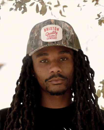 How to Wear a Hat with Long Hair: Tips and Tricks for a Flawless How to Wear a Hat with Long Hair: Tips and Tricks for a Flawless