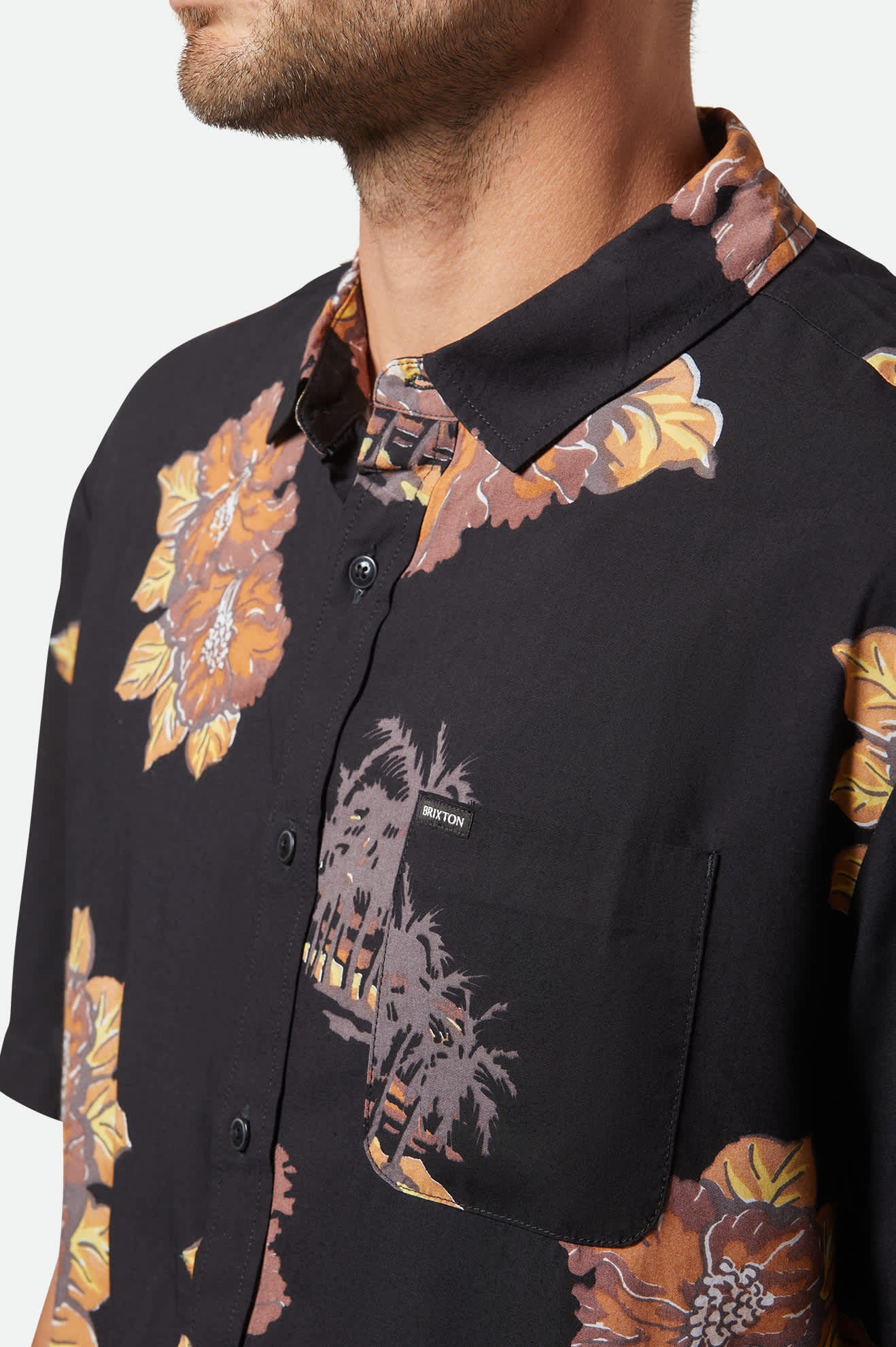 Men's CRU Print Relaxed S/S Shirt in the color Washed Black/Charcoal Floral - Additional Fit image