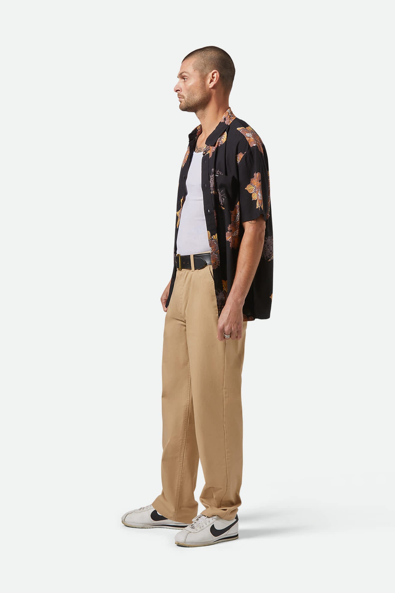 Men's CRU Print Relaxed S/S Shirt in the color Washed Black/Charcoal Floral - Additional Fit image