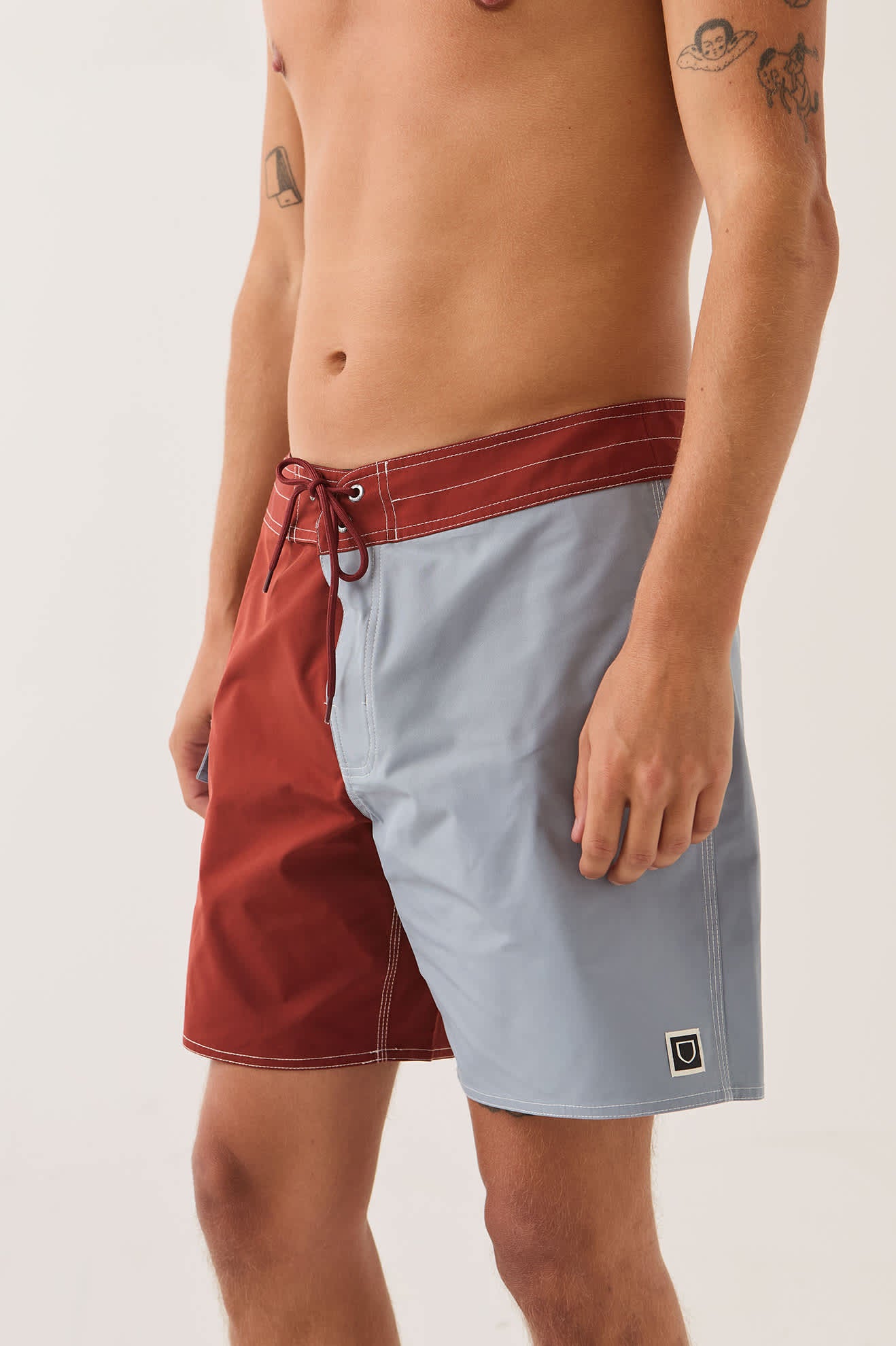 Men's Classic Trunk 17" in the color Dark Brick/Dusty Blue - Additional Fit image